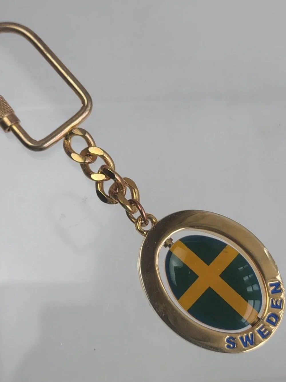 Sweden Swedish Flag Souvenir Spinner Stylized Gold Tone Metal FOB Keychain